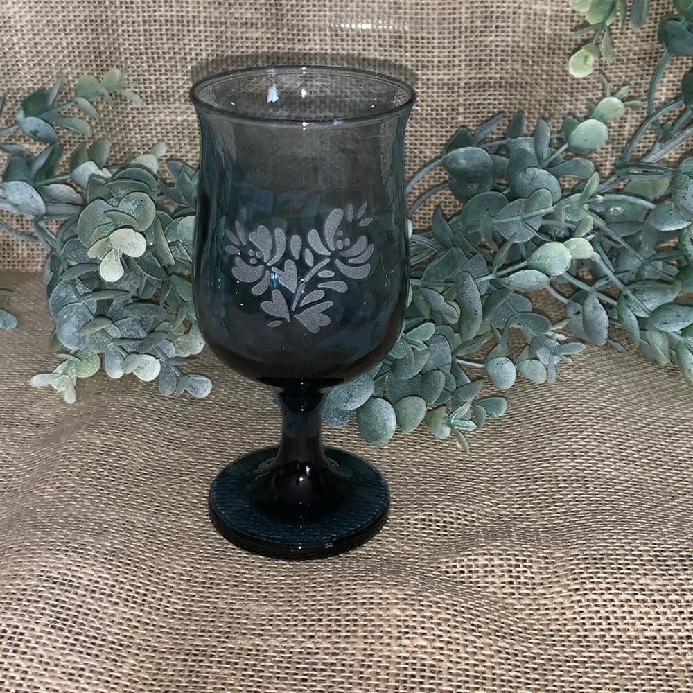 8 Oz Wine Glassware Yorktowne by PFALTZGRAFF